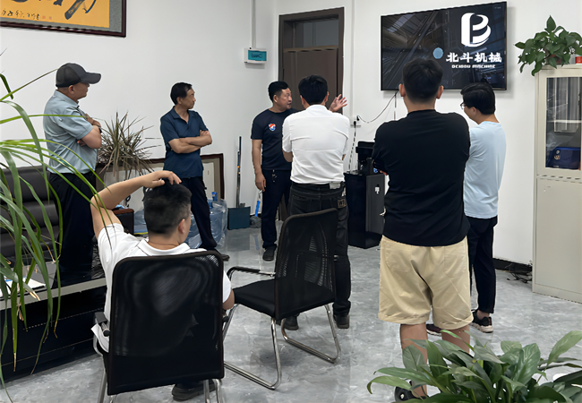 炭化爐的生產線現(xiàn)場更加具有影響力